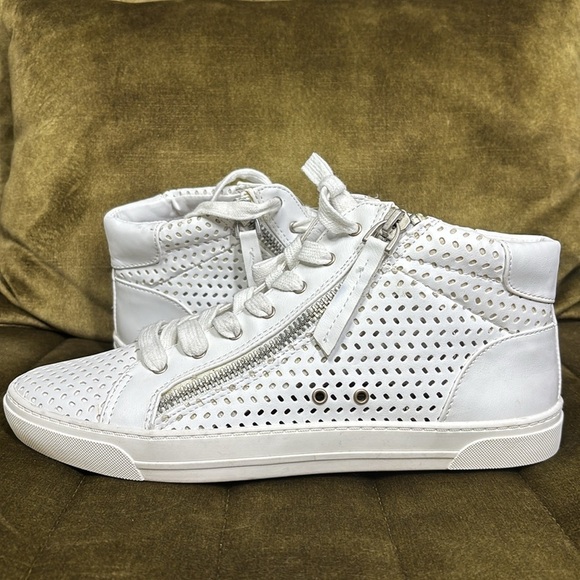 DV by Dolce VIta Ruth White laser cut zippered sneakers size 7.5 - Picture 6 of 12